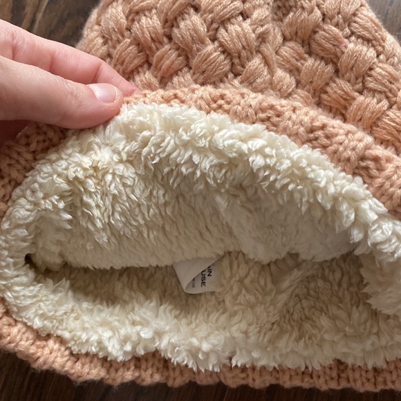 Winter hat - Picture 2 of 3